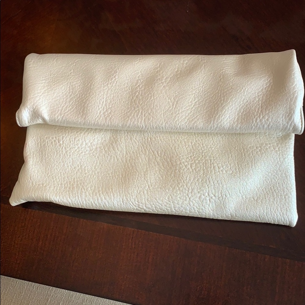 Pearl Clutch
